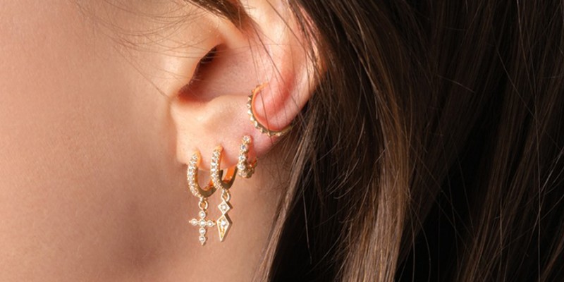 Adoptez les ear cuffs pour des oreilles sublimées